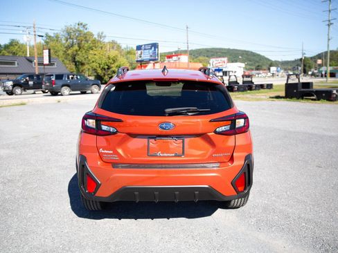 Used 2024 Subaru Crosstrek 2.0i Premium w/ Crosstrek Mirror Package image 4