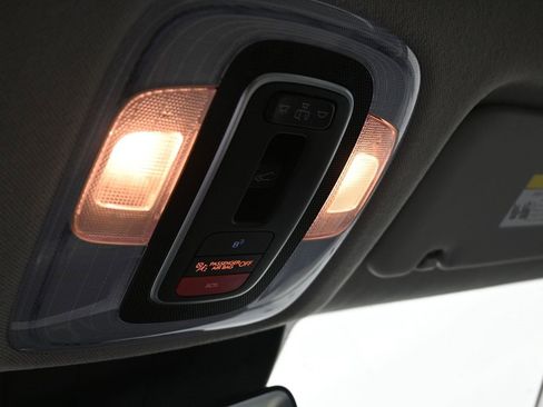 Used 2024 Hyundai Elantra Limited image 25