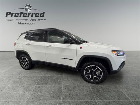 New 2026 Jeep Compass Trailhawk image 8