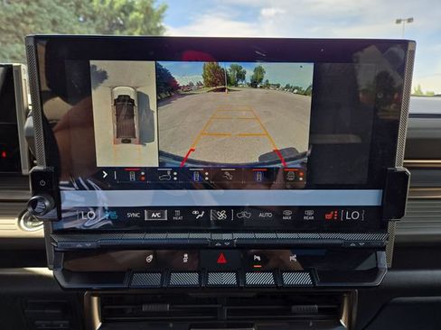Used 2024 GMC Hummer EV 3X AWD/4WD image 26
