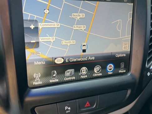 Used 2018 Jeep Cherokee Limited image 27