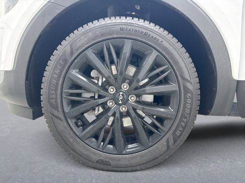 Used 2022 Kia Telluride SX w/ Towing Package AWD/4WD image 12