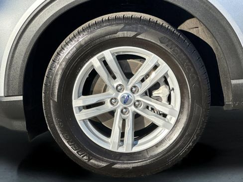 Used 2024 Ford Explorer XLT w/ Equipment Group 202A image 26