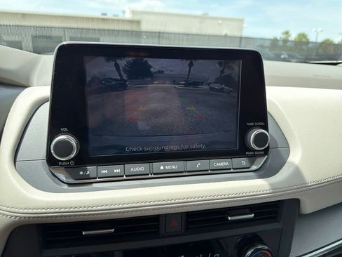 Certified 2023 Nissan Rogue SV FWD image 23