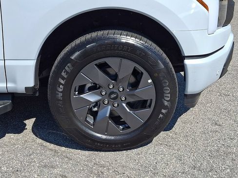 Used 2025 Ford F150 Lightning Flash AWD/4WD image 8