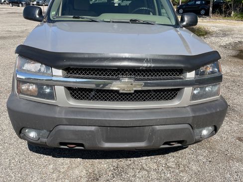 Used 2006 Chevrolet Avalanche LS image 2