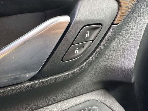 Used 2020 GMC Terrain SLE w/ Driver Convenience Package AWD/4WD image 32