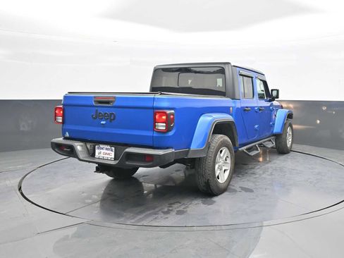 Used 2021 Jeep Gladiator Sport image 7