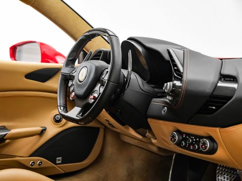 Used 2017 Ferrari 488 GTB RWD image 60