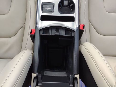 Used 2022 Ford Edge Titanium w/ Class II Trailer Tow Package image 25