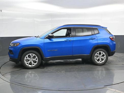 Used 2024 Jeep Compass Latitude AWD/4WD image 8