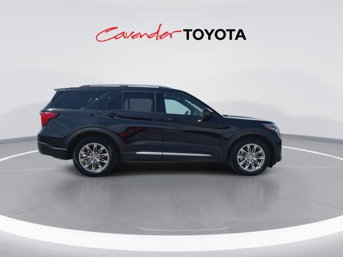 Used 2025 Ford Explorer Platinum RWD image 9