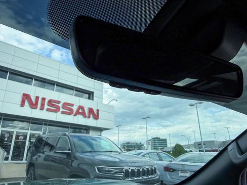 Used 2023 Nissan Frontier PRO-4X w/ Pro-4X Premium Package image 19