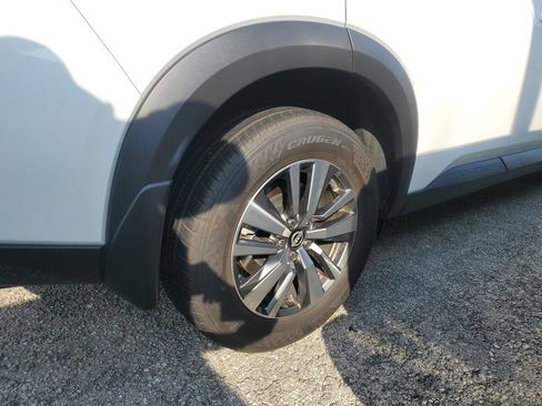 Certified 2025 Nissan Pathfinder SL AWD/4WD image 16