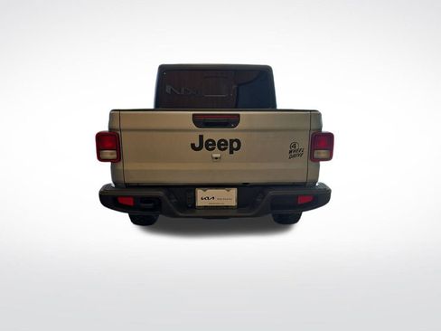 Used 2023 Jeep Gladiator Willys image 5