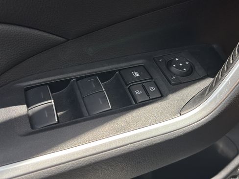 Used 2025 Toyota RAV4 XLE Premium AWD/4WD image 19