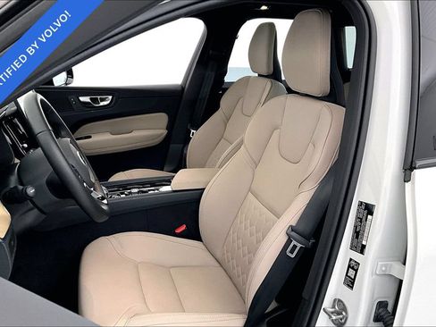 Certified 2026 Volvo XC60 B5 Plus AWD/4WD image 32