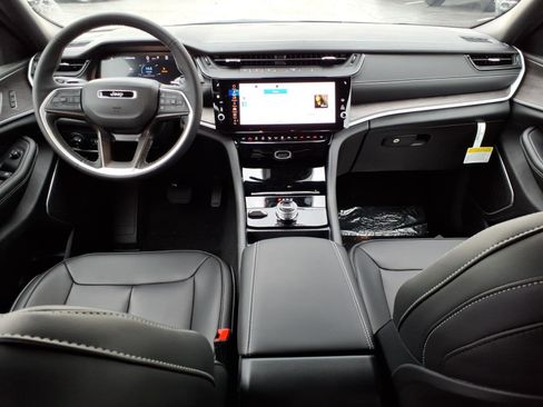 New 2026 Jeep Grand Cherokee Limited AWD/4WD image 8