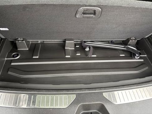 Used 2025 Chevrolet Tahoe Z71 image 32