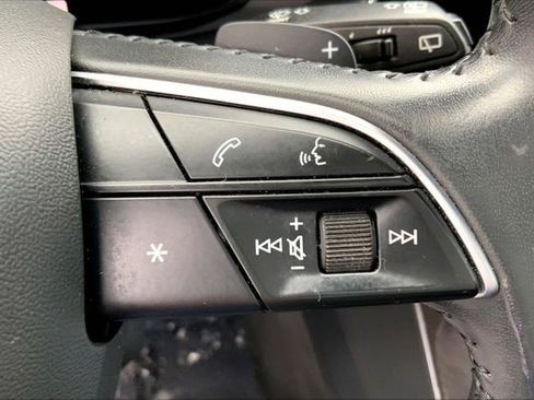 Used 2019 Audi Q8 Prestige image 18