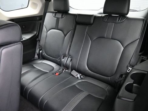 Certified 2024 Honda Pilot Touring image 21