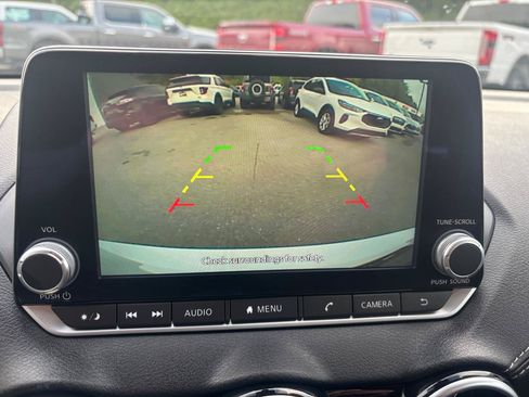 Used 2024 Nissan Sentra SV FWD image 19