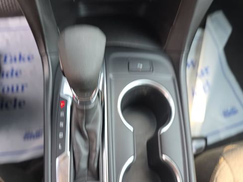 Used 2024 Chevrolet Equinox LT AWD/4WD image 17