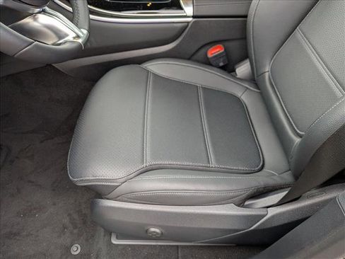 Used 2026 Mercedes-Benz GLC 300 image 4