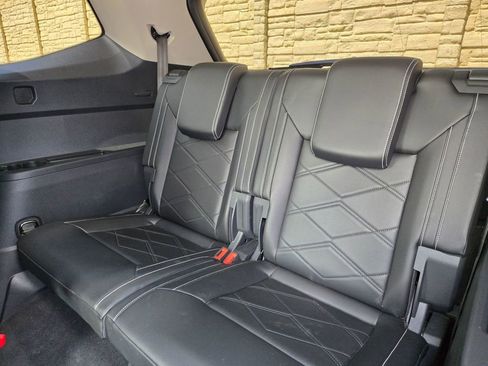 Used 2024 Volkswagen Atlas SE FWD image 12