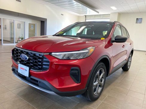 New 2025 Ford Escape ST-Line w/ Cold Weather Package image 4