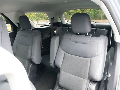 Used 2025 Ford Explorer Active RWD image 19