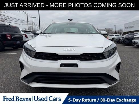 Used 2023 Kia Forte LXS image 2