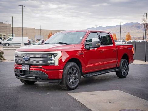 Used 2022 Ford F150 Lightning Lariat w/ Max Trailer Tow Package image 13