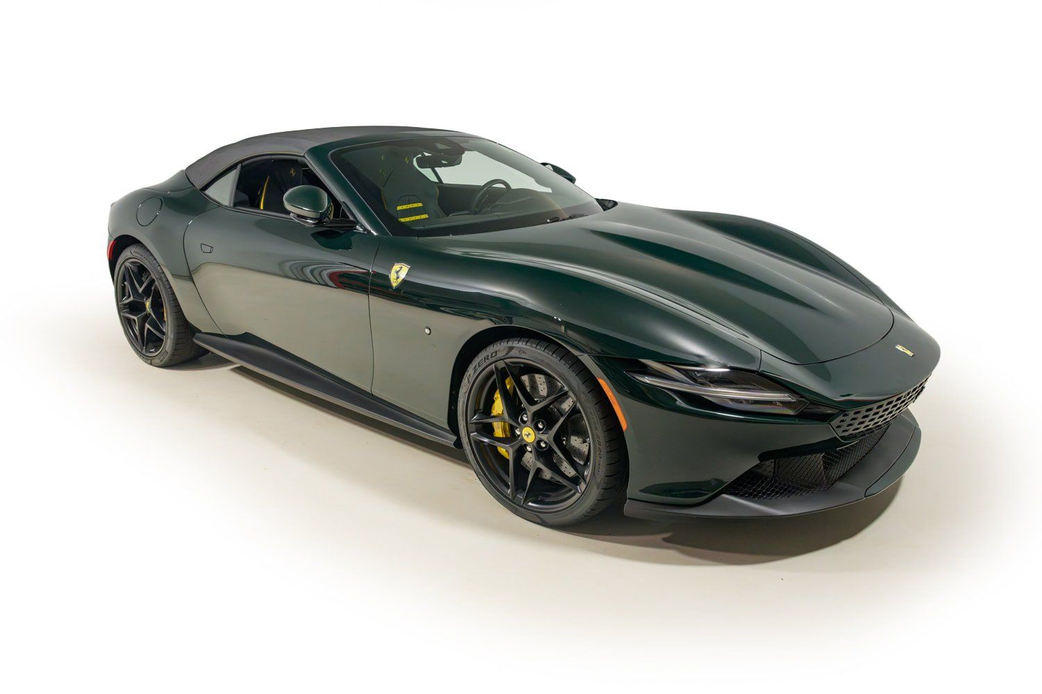Used 2025 Ferrari Roma Spider RWD image 18