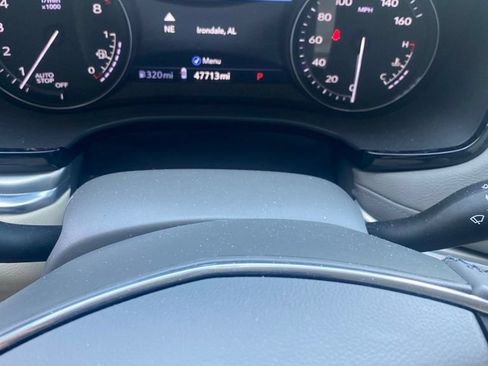 Used 2021 Cadillac XT5 Premium Luxury FWD image 3