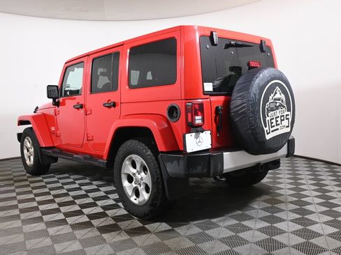 Used 2015 Jeep Wrangler Unlimited Sahara w/ Dual Top Group AWD/4WD image 5