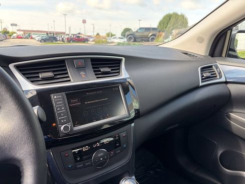 Used 2019 Nissan Sentra SR FWD image 18