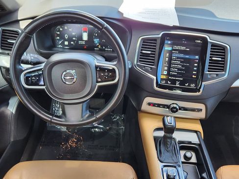 Used 2017 Volvo XC90 T6 Momentum w/ Vision Package AWD/4WD image 5