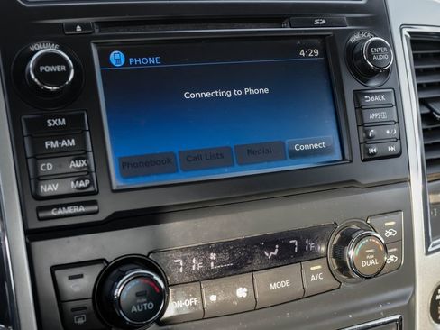 Used 2017 Nissan Titan SV image 26