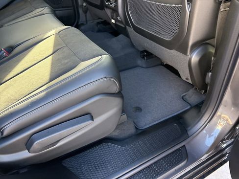 New 2025 Jeep Grand Cherokee L Altitude RWD image 24