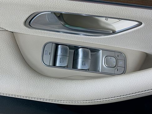 Used 2021 Mercedes-Benz GLS 450 4MATIC image 23