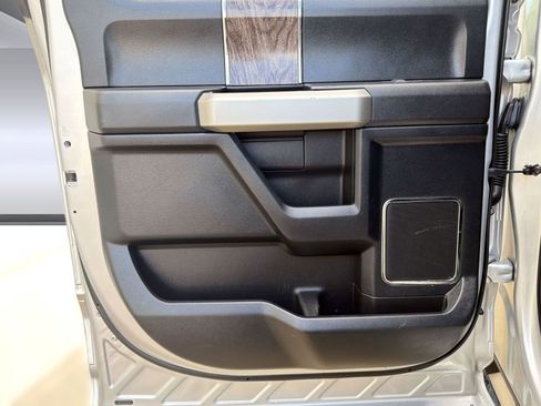 Used 2017 Ford F250 Lariat w/ Chrome Package image 25