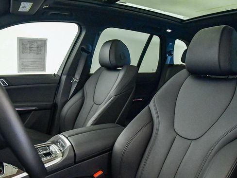 Certified 2022 BMW X5 xDrive40i w/ Parking Assistance Package image 17