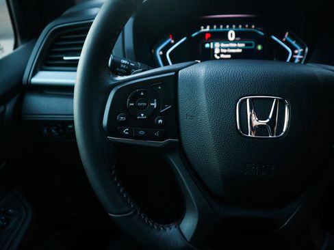 Used 2023 Honda Odyssey Sport image 19