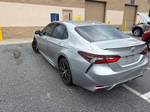 Used 2021 Toyota Camry SE FWD image 5