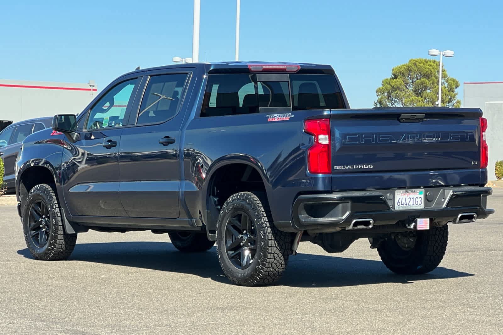 Used 2021 Chevrolet Silverado 1500 LT Trail Boss w/ Convenience Package II AWD/4WD image 7