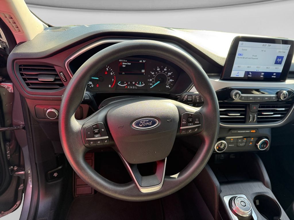 Used 2022 Ford Escape SE FWD image 13