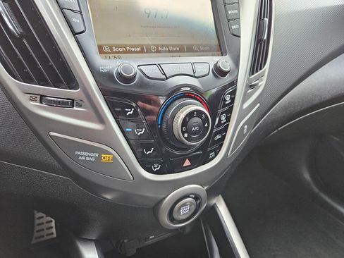 Used 2012 Hyundai Veloster w/ Style Pkg FWD image 29