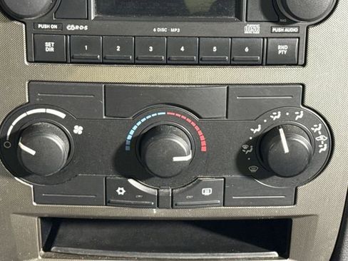 Used 2005 Chrysler 300 Touring w/ Sound Group image 21