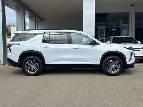 New 2026 Chevrolet Traverse LT w/ Driver Confidence Package FWD image 2